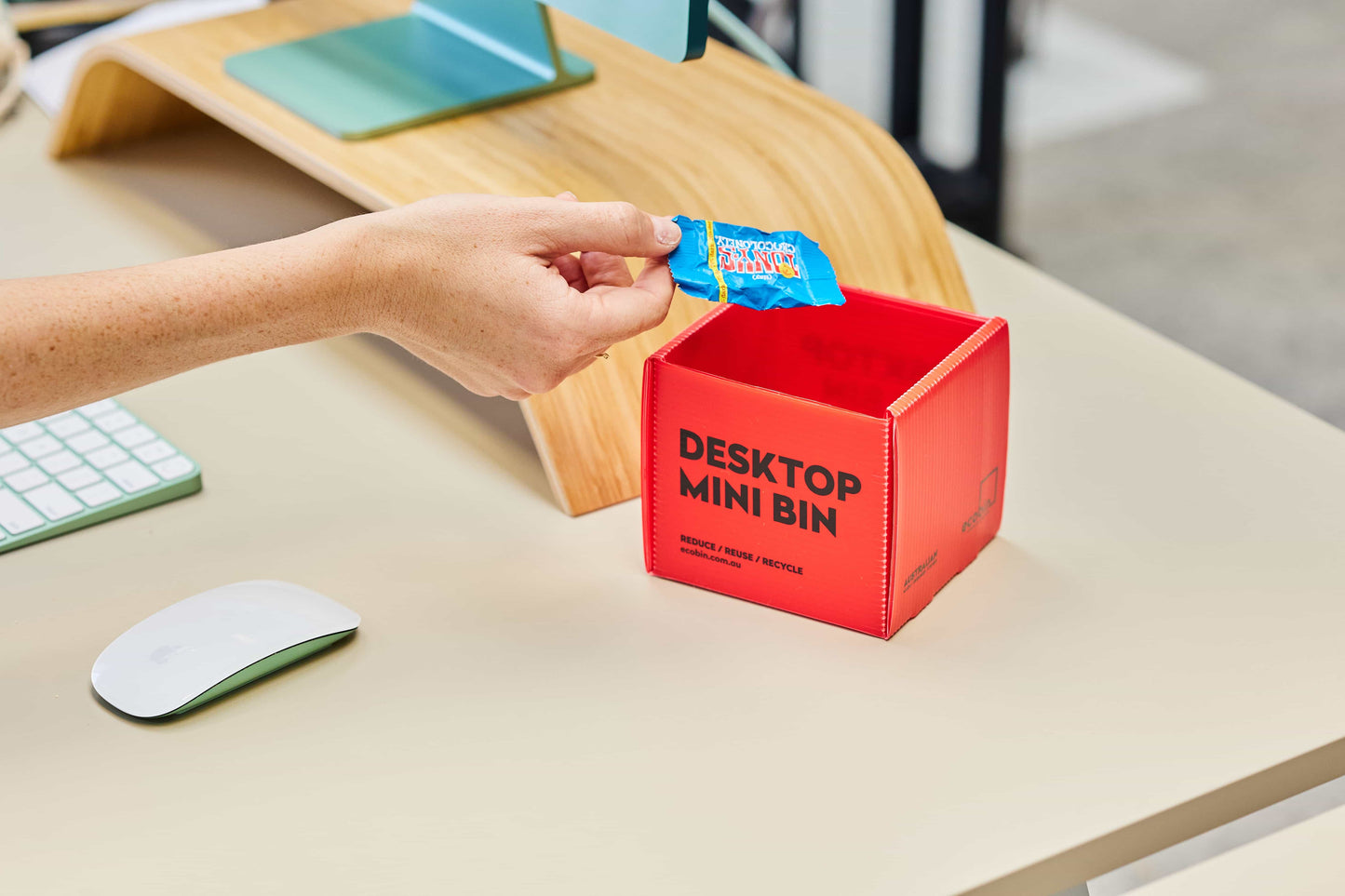 Desktop mini bin